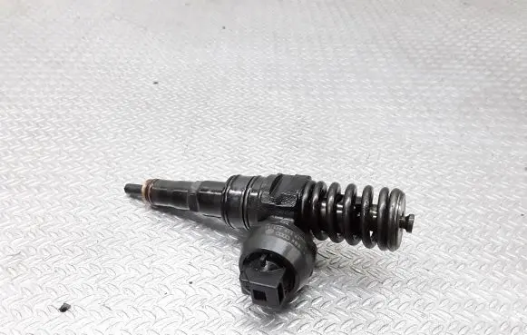 Audi A4 S4 B6 8E 8H Fuel injector 038130073BA