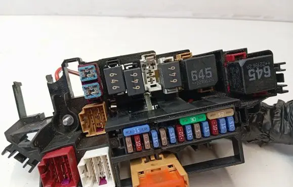 Porsche Macan (95B) Fuse module 8K2937503B