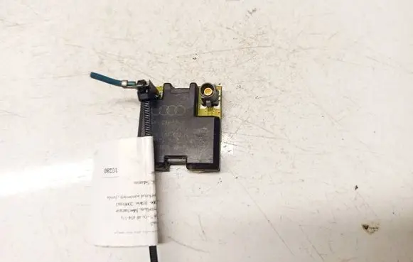 Volkswagen Golf V Antenna control unit 4F5035225P