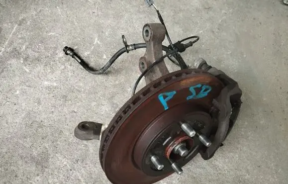 Suzuki Esteem Baleno Front wheel hub spindle knuckle
