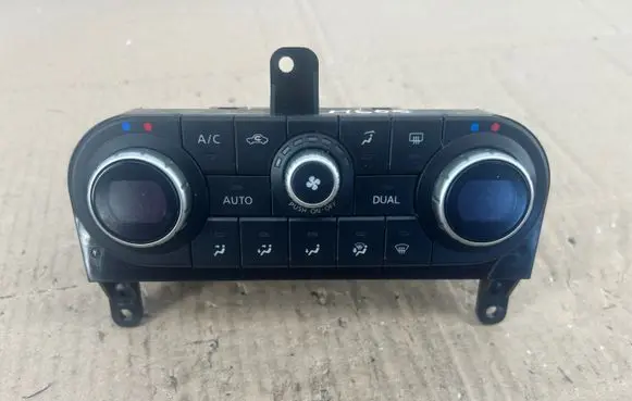 Nissan Qashqai Climate control unit 27500BR57B