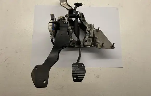 Peugeot 3008 I Accelerator throttle pedal bracket 84PKXV