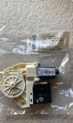Renault Megane III Rear door window regulator motor 827310185R