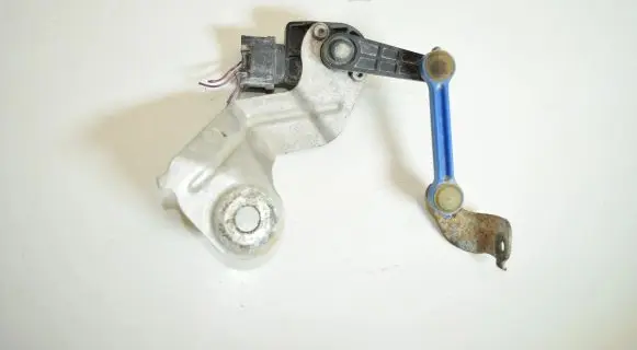 Audi A6 S6 C6 4F Headlight/headlamp level sensor 8E0907503