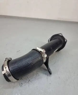 Land Rover Evoque II Intercooler hose/pipe M8d26c715