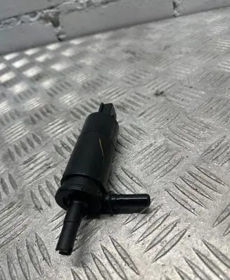 BMW X5 F15 Headlight washer pump 7340773