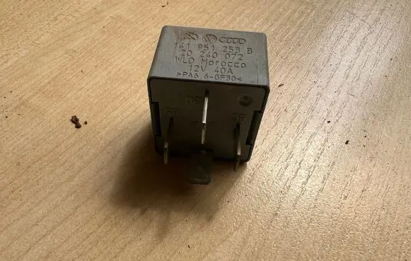 Skoda Octavia Mk2 (1Z) Other relay 141951253B 20240072