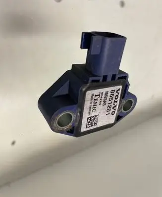Volvo V50 Airbag deployment crash/impact sensor 8042A4 8651201