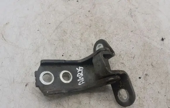 Toyota Auris 150 Front door lower hinge NOCODE