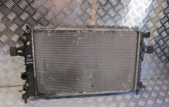 Opel Zafira B Coolant radiator