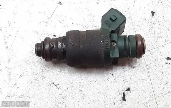 Volkswagen Sharan Fuel injector 037906031AA