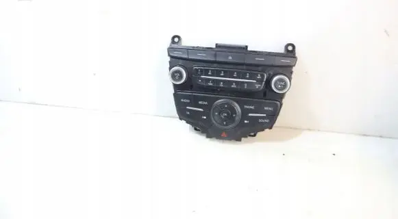 Head unit multimedia control