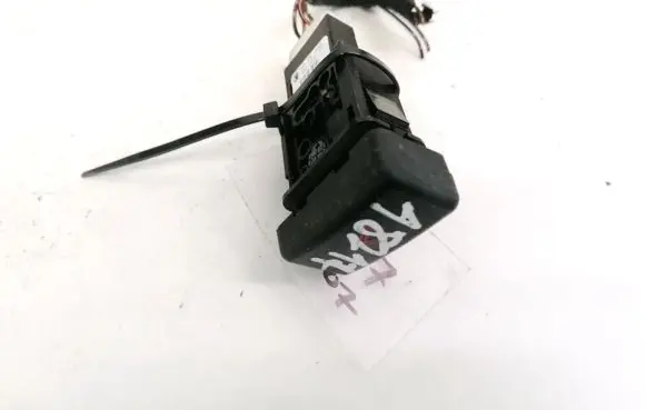 Mazda 3 I Hazard light switch 03750330 BP4K664H0