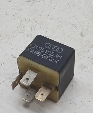 Volkswagen PASSAT B5 Other relay 431951253H