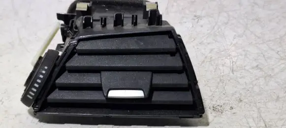BMW 2 F22 F23 Dashboard side air vent grill/cover trim 9205356 507890