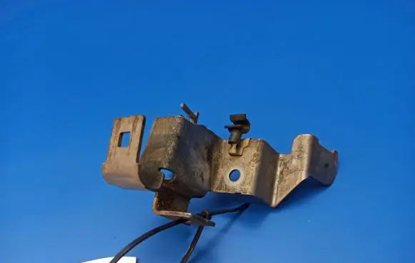Mercedes-Benz E W212 other engine part A6510940641