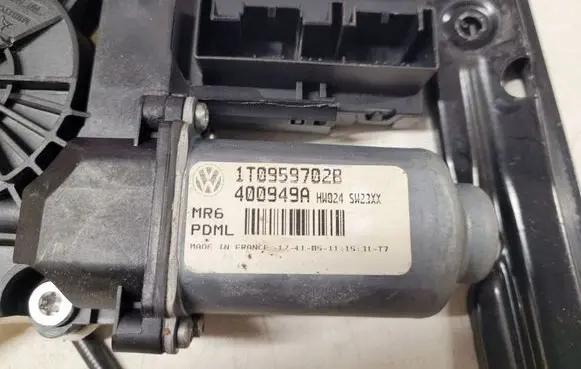 Volkswagen Caddy Front door window regulator with motor 1T0959702B 1K0959792G 400949A