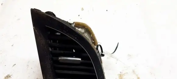 Honda CR-V Dash center air vent grill 77615TOAA1 77615-TOA-A1