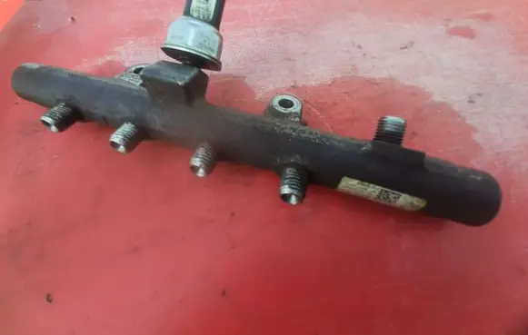Renault Megane III Fuel main line pipe 8200704217 8200704212