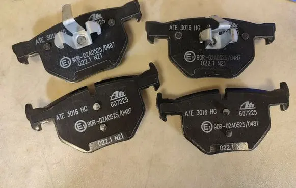 BMW 3 E90 E91 Brake pads (rear) 13046072252 6072252