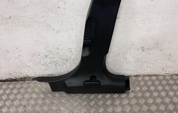 Maserati Ghibli (B) pillar trim (bottom) 06700729220