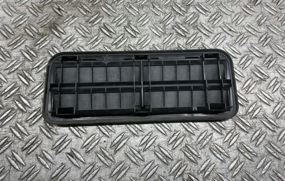 Ford Explorer VI Quarter panel pressure vent FL3415280B62