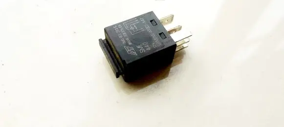 Seat Alhambra (Mk1) Other relay 7M0951253C 95VW10K705EA