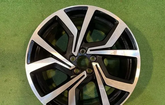 Volkswagen Polo VI R18 alloy rim 