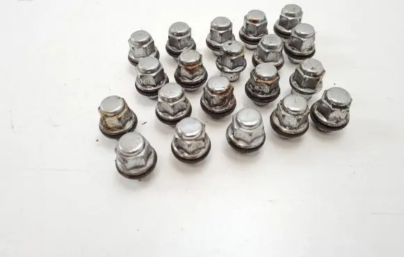 Toyota Prius (XW50) Nuts/bolts 