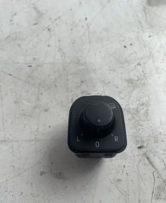 Volkswagen PASSAT B6 Wing mirror switch