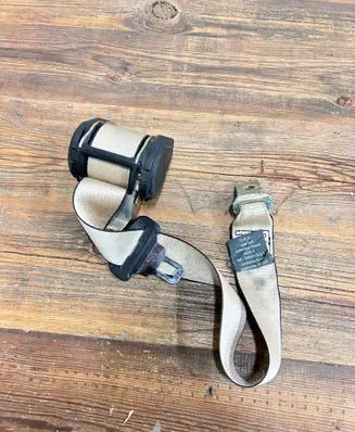 BMW 7 E38 Rear seatbelt 8174354 0713329