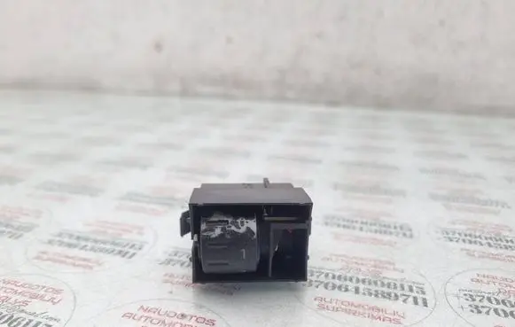 Volkswagen Touareg I Seat heating switch 7L6963569B