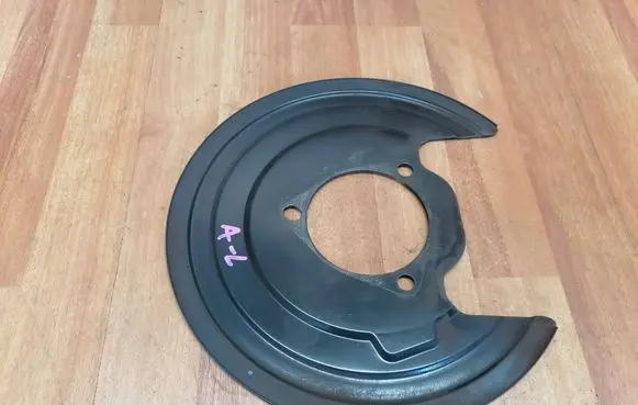 Opel Insignia B Rear brake disc plate dust cover 84145654 YR00078580