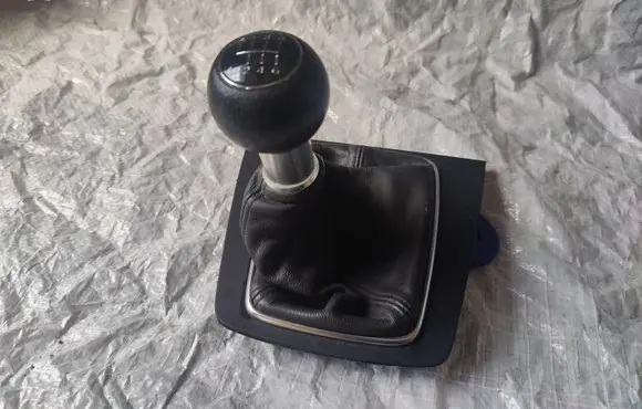 Audi A4 S4 B7 8E 8H Gear lever shifter trim leather/knob 8E0711184E