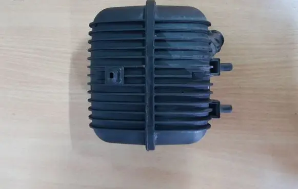 Audi A6 S6 C6 4F Vacuum air tank 8E0129955