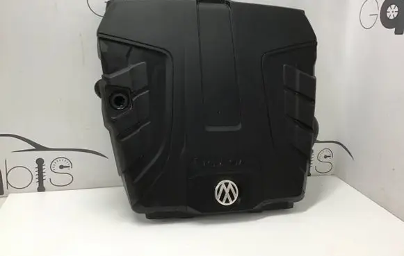 Volkswagen Touareg III Engine cover (trim) 4M0133837
