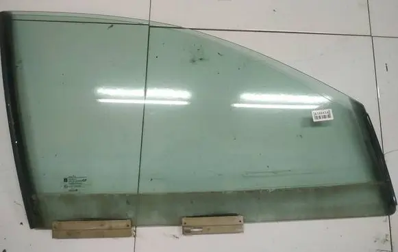 Opel Omega B2 Front door window glass four-door AS2