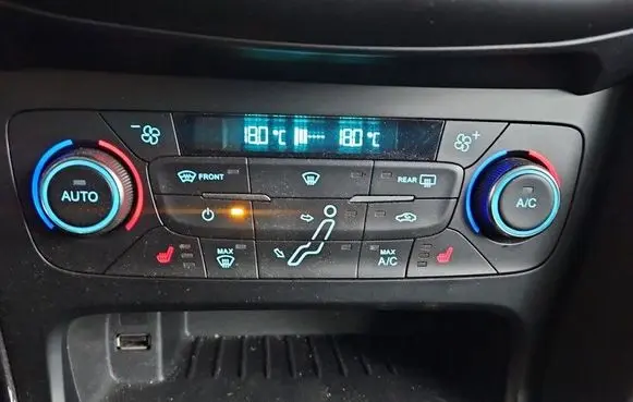 Ford Focus Climate control/heater control trim F1ET18C612DJ IMPRK1562255