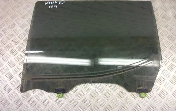 Nissan Navara D23 Rear door window glass 43R011595