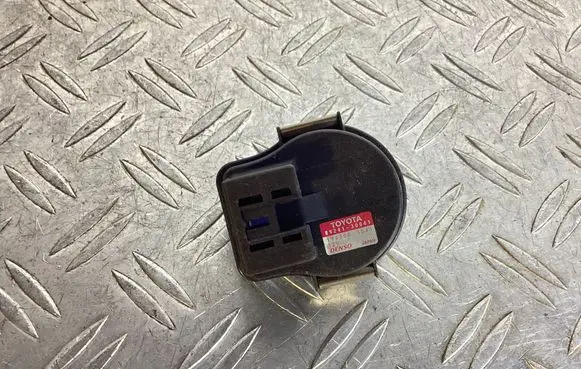 Lexus GS 250 350 300H 450H Other devices 8924130041 1943003041