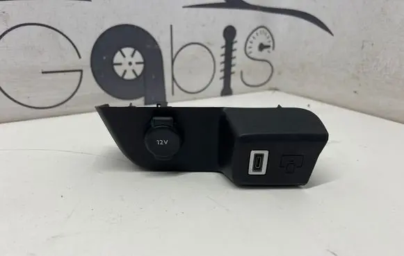 Opel Mokka B USB socket connector 9848394880 98483947W 9714715