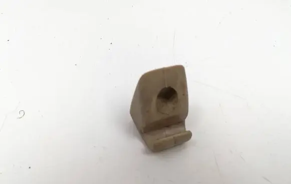 Audi 80 90 B2 Hook 823857561B