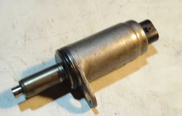 Audi A5 8T 8F Camshaft vanos timing valve 06E103697G