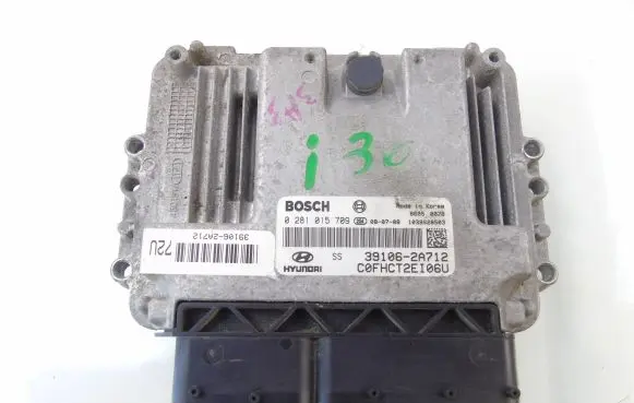 Hyundai i30 Engine control unit/module 39106-2A712 0281015709