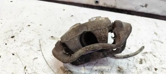 Mercedes-Benz C W203 Front brake caliper