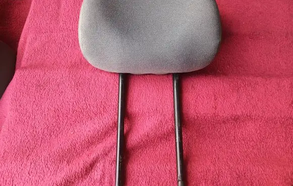 Opel Vivaro Rear seat headrest 