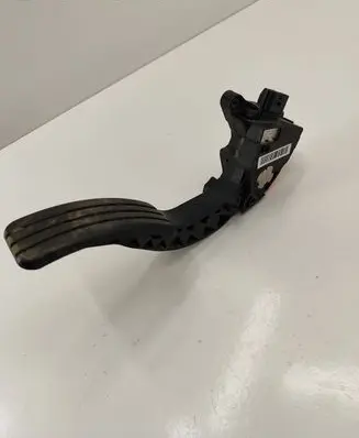 Renault Trafic III (X82) Accelerator throttle pedal 180020024R