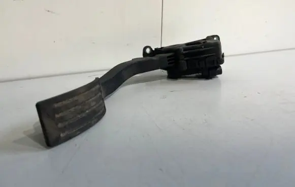 Ford Focus C-MAX Accelerator throttle pedal 3M519F836AF