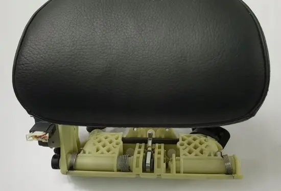 Mercedes-Benz CLS C219 Front seat headrest 