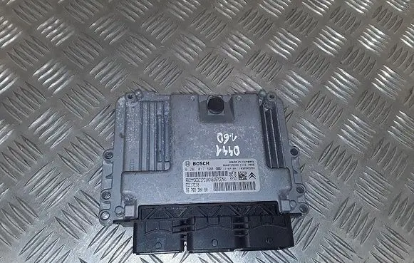 Peugeot Partner Engine control unit/module 0281017600